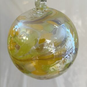 Kugel zum hängen bunte Glaskugel ocker grün klar mundgeblasenes Kristallglas Durchmesser ca. 8 cm